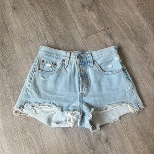 SOLD ❌ Levis’s Distressed Denim Shorts